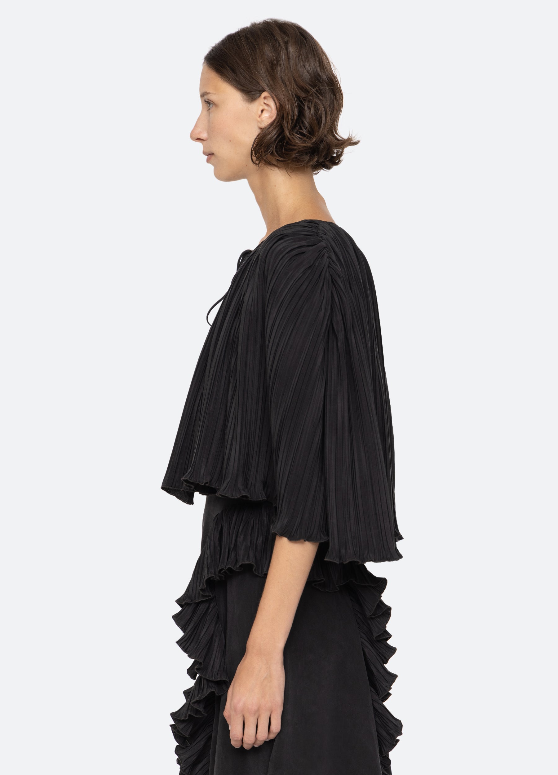 Delilah Cape Black|Cream