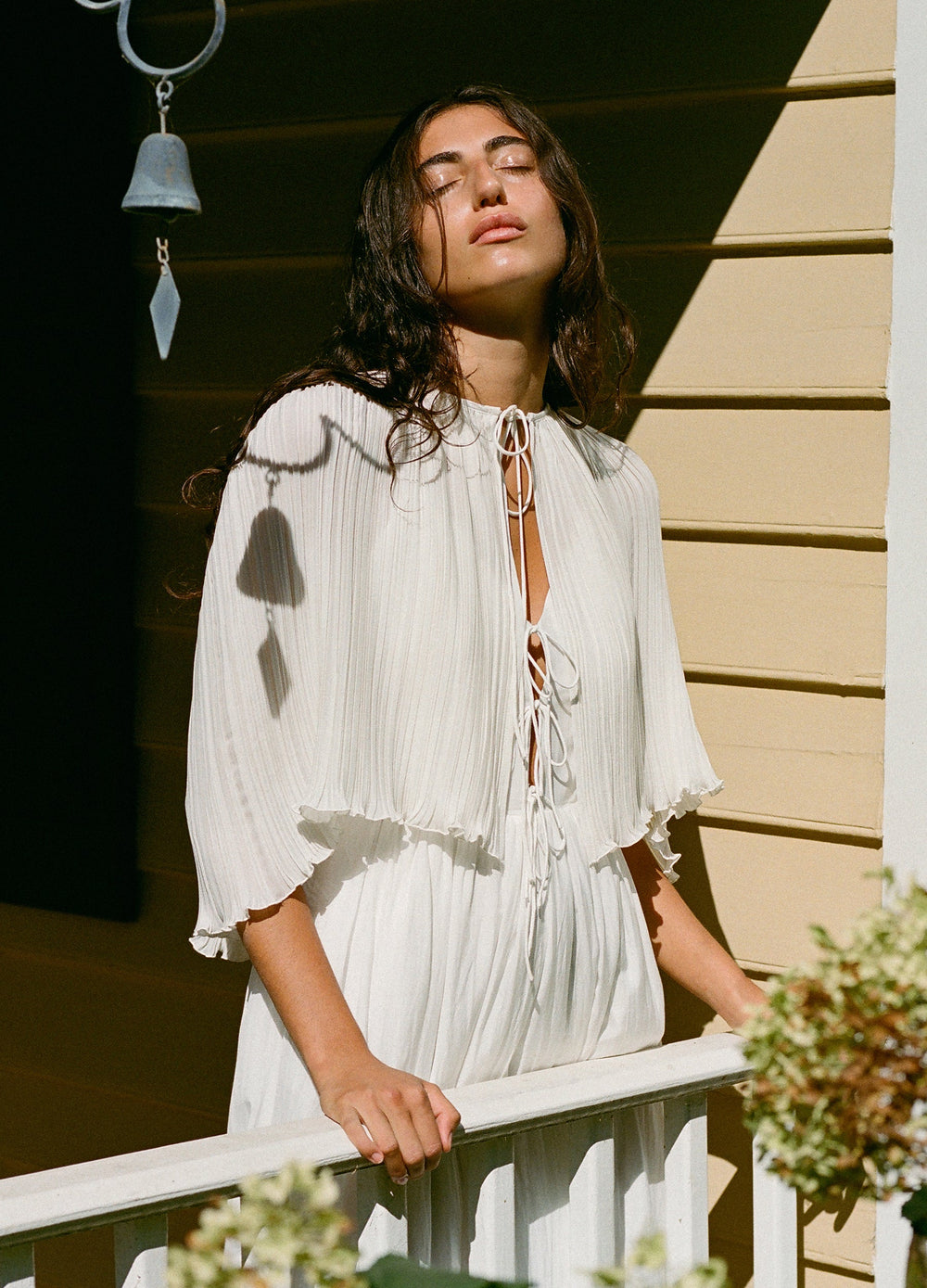 Delilah Cape Black|Cream