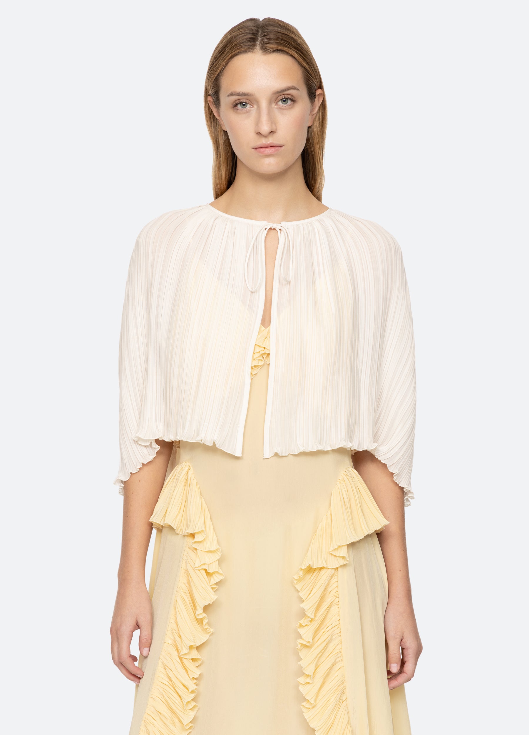 Delilah Cape Black|Cream