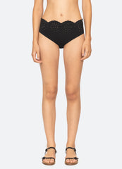 Mae Scallop Bottom Black