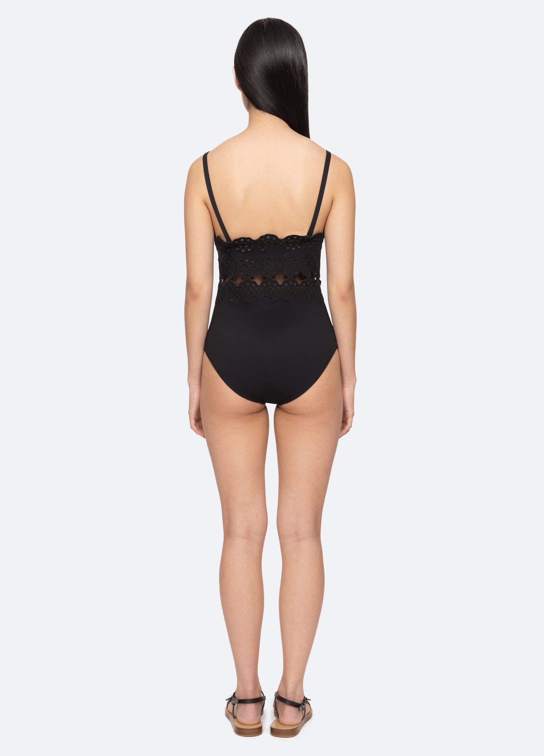 Mae One Piece Black|White
