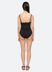 Mae One Piece Black|White