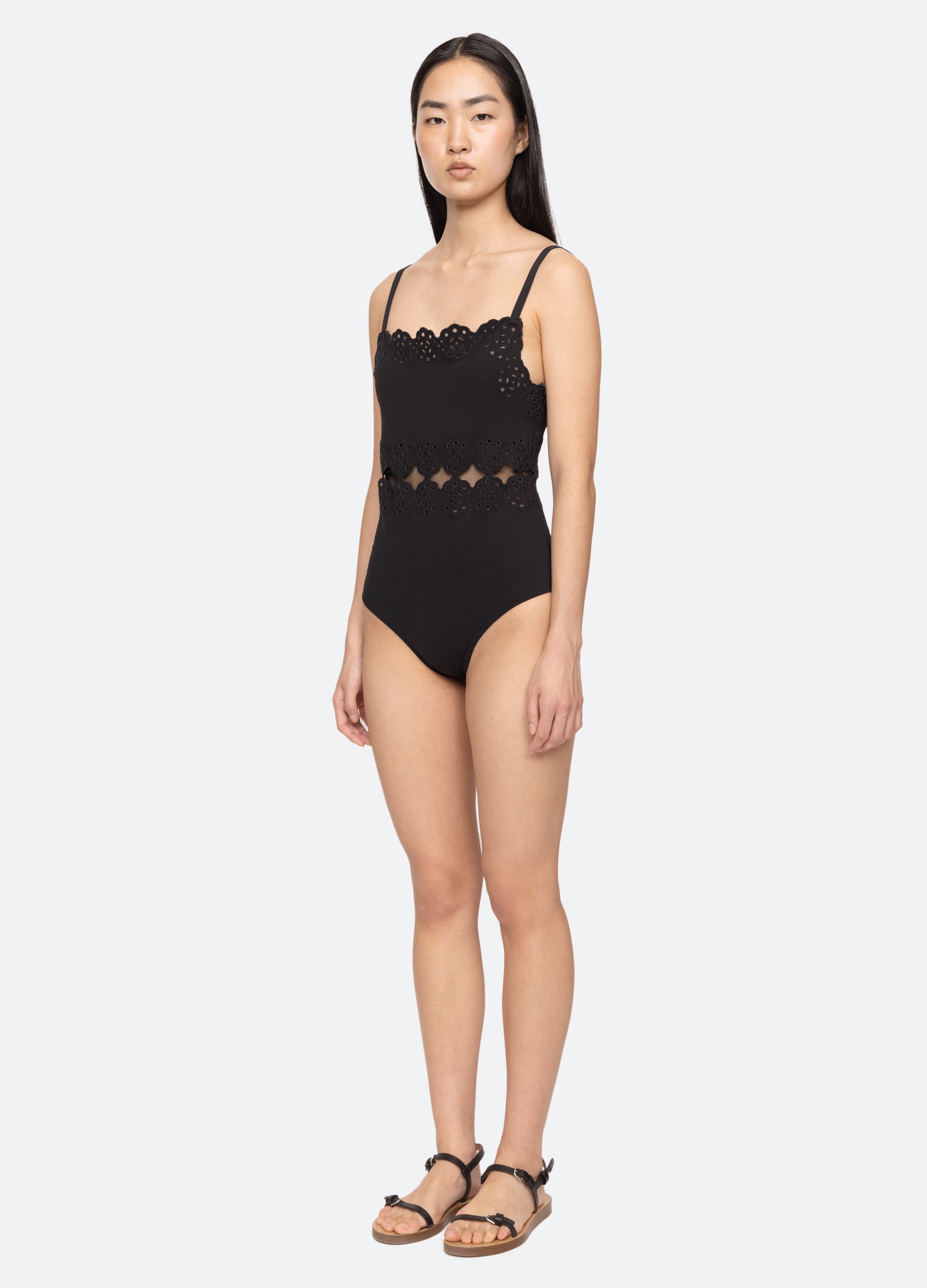 Mae One Piece Black|White