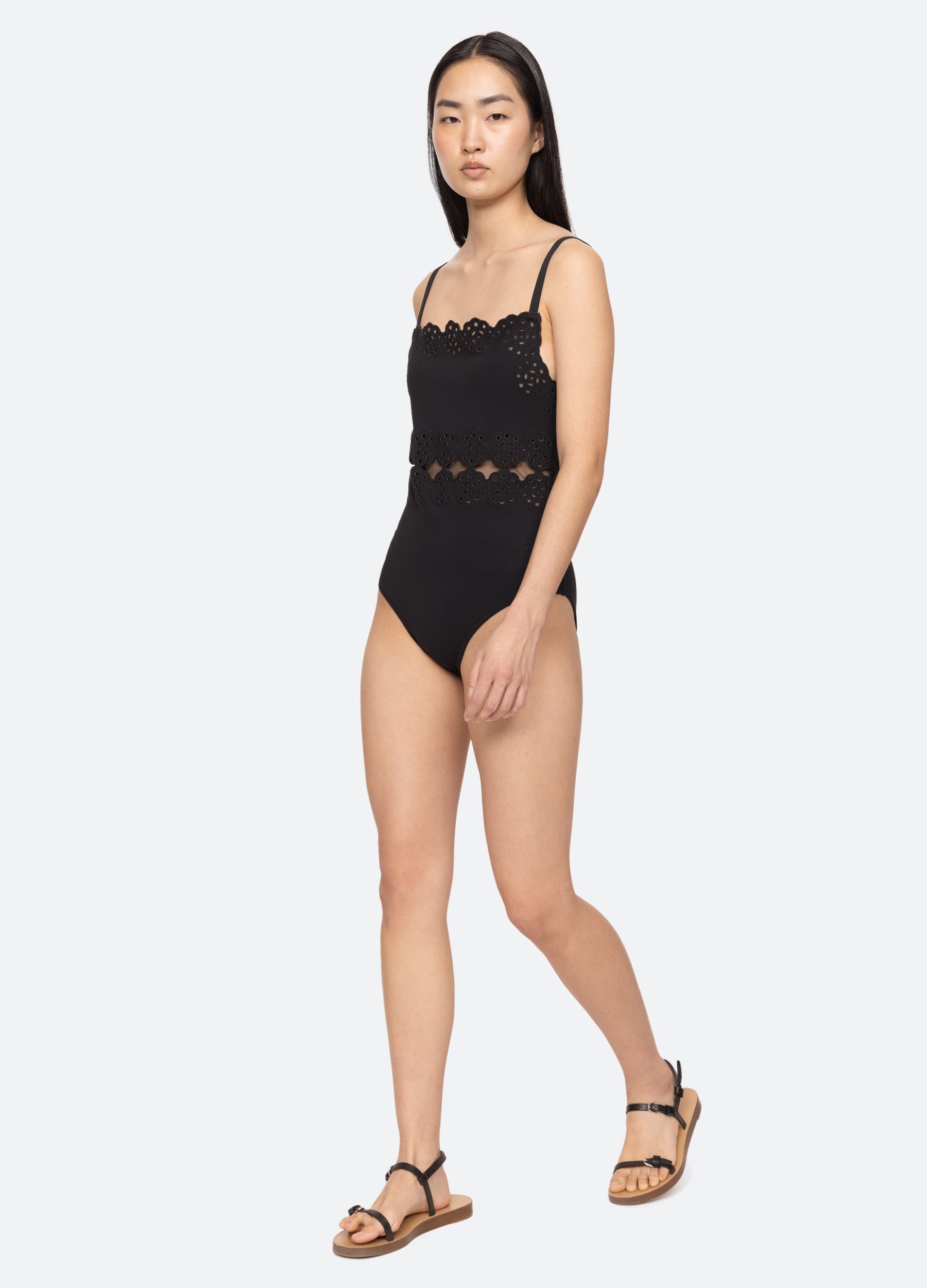 Mae One Piece Black|White