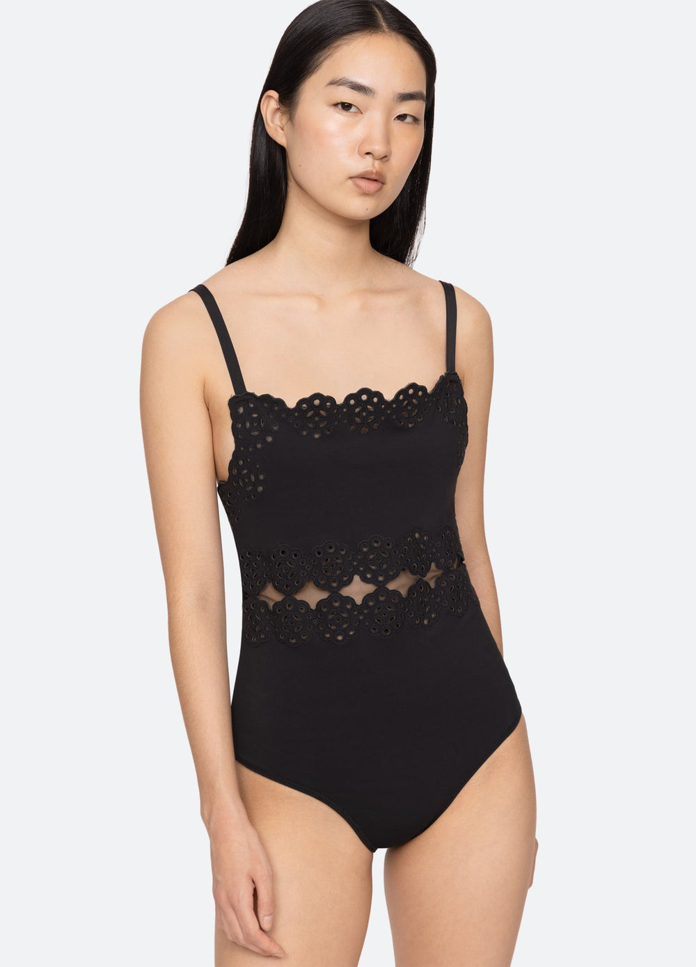Mae One Piece Black|White
